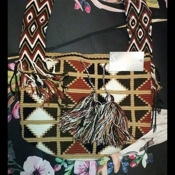Cochella Hobo/Bucket Bag - Picture 2 of 3